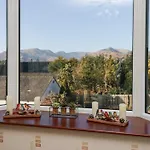 Afton View Apartment *